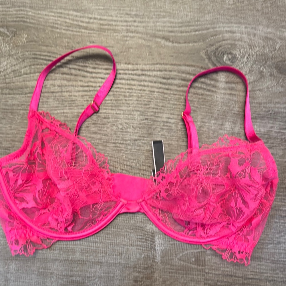 Like New Victorias Secret 36D Bra